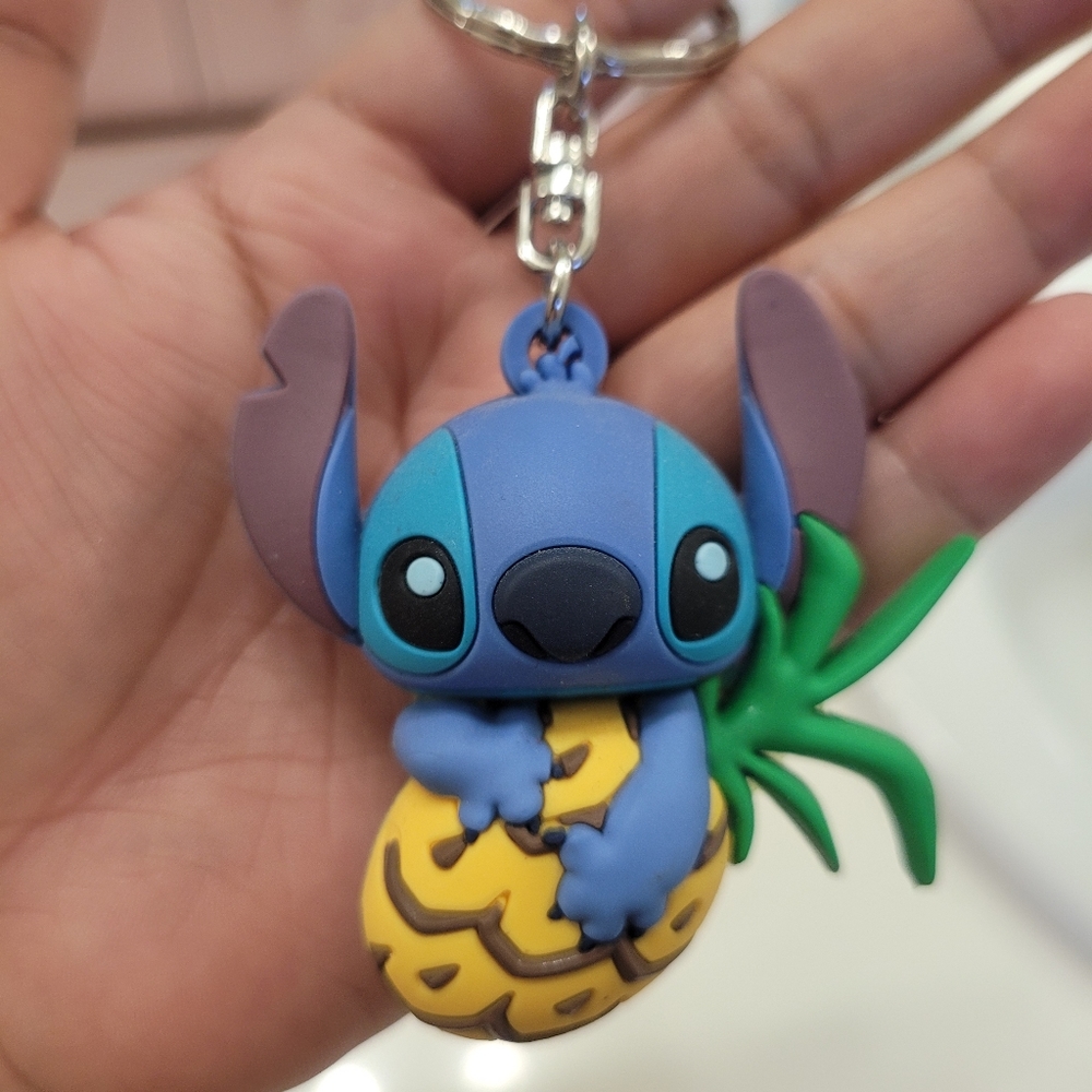 Stitch with pineapple keychain!